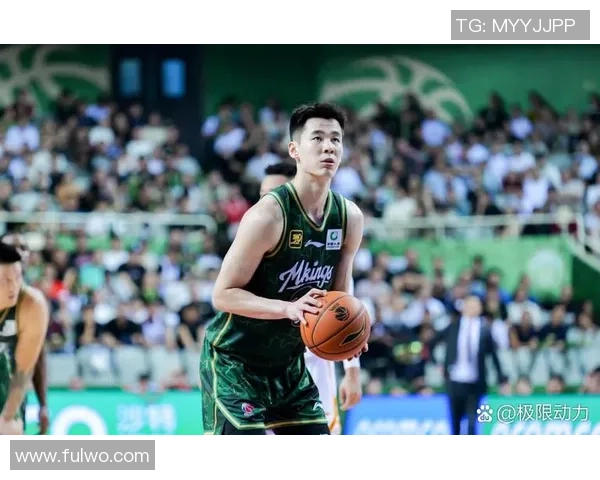 广厦队与广东队在2017年11月的激烈对决回顾与分析 广厦队与广东队在2017年11月的激烈对决回顾与分析